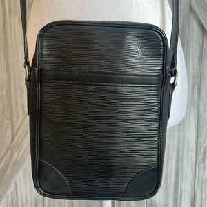 Louis Vuitton Epi Leather Crossbody - Vintage 1982